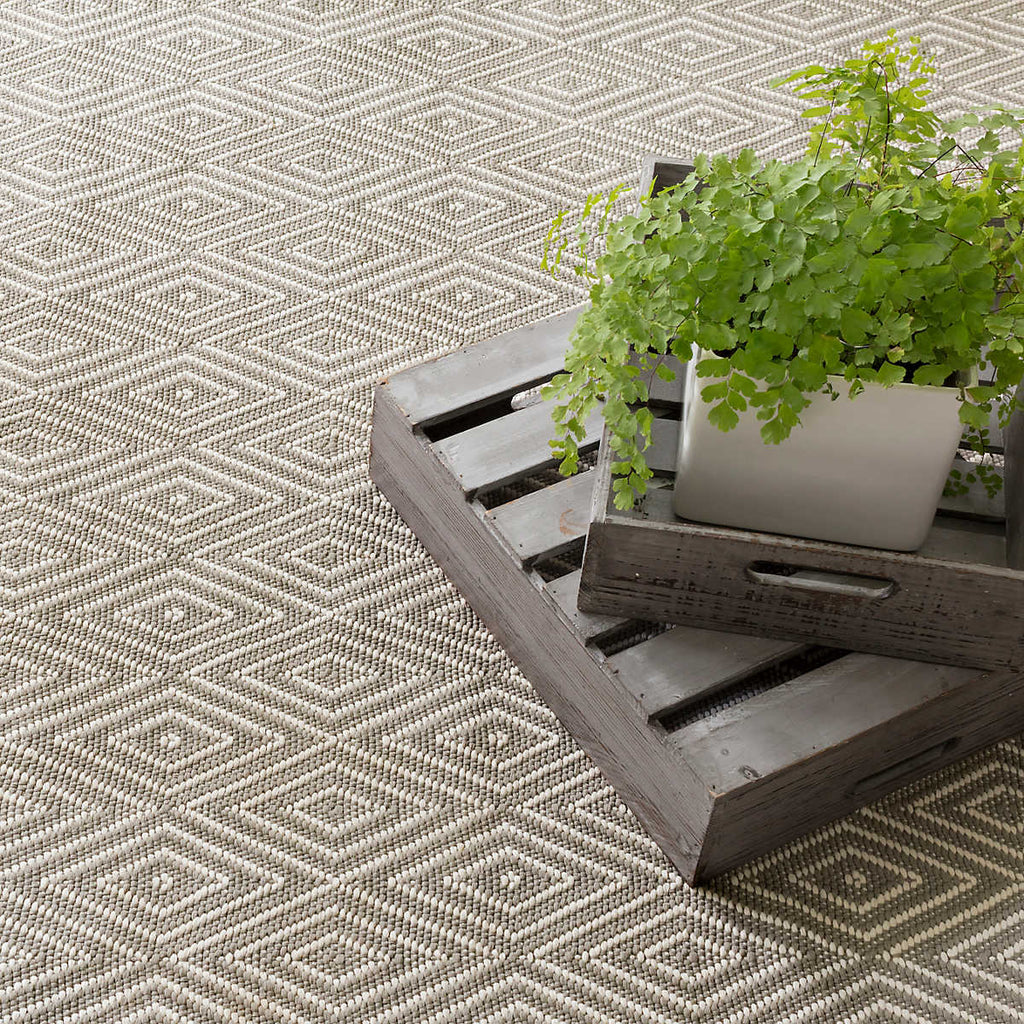 Dash and Albert DIAMOND INDOOR/OUTDOOR RUG Fieldstone_Ivory