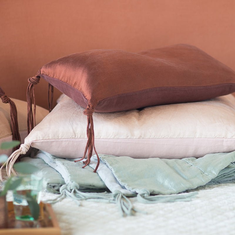 Bella Notte Linens TALINE THROW PILLOW