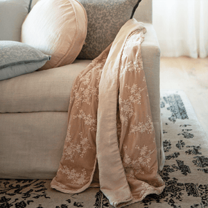 Bella Notte Linens LYNETTE THROW BLANKET