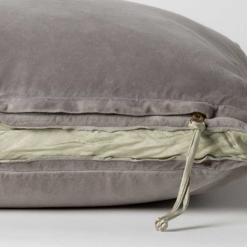 Bella Notte Linens HARLOW THROW PILLOW Fog 18" Round