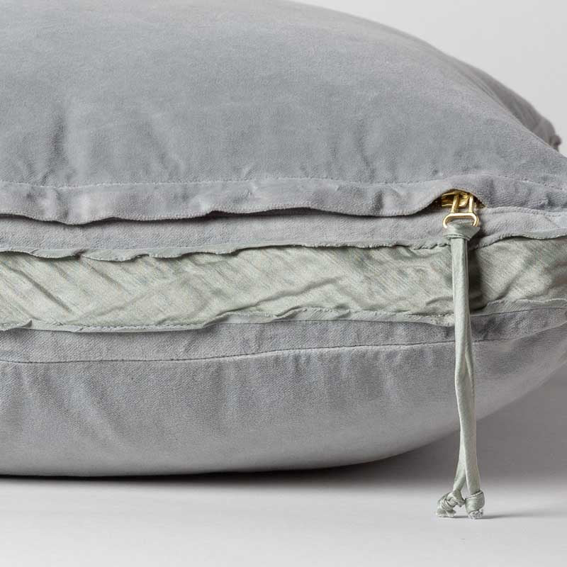 Bella Notte Linens HARLOW THROW PILLOW
