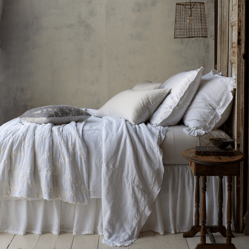 Bella Notte Linens LYNETTE THROW BLANKET