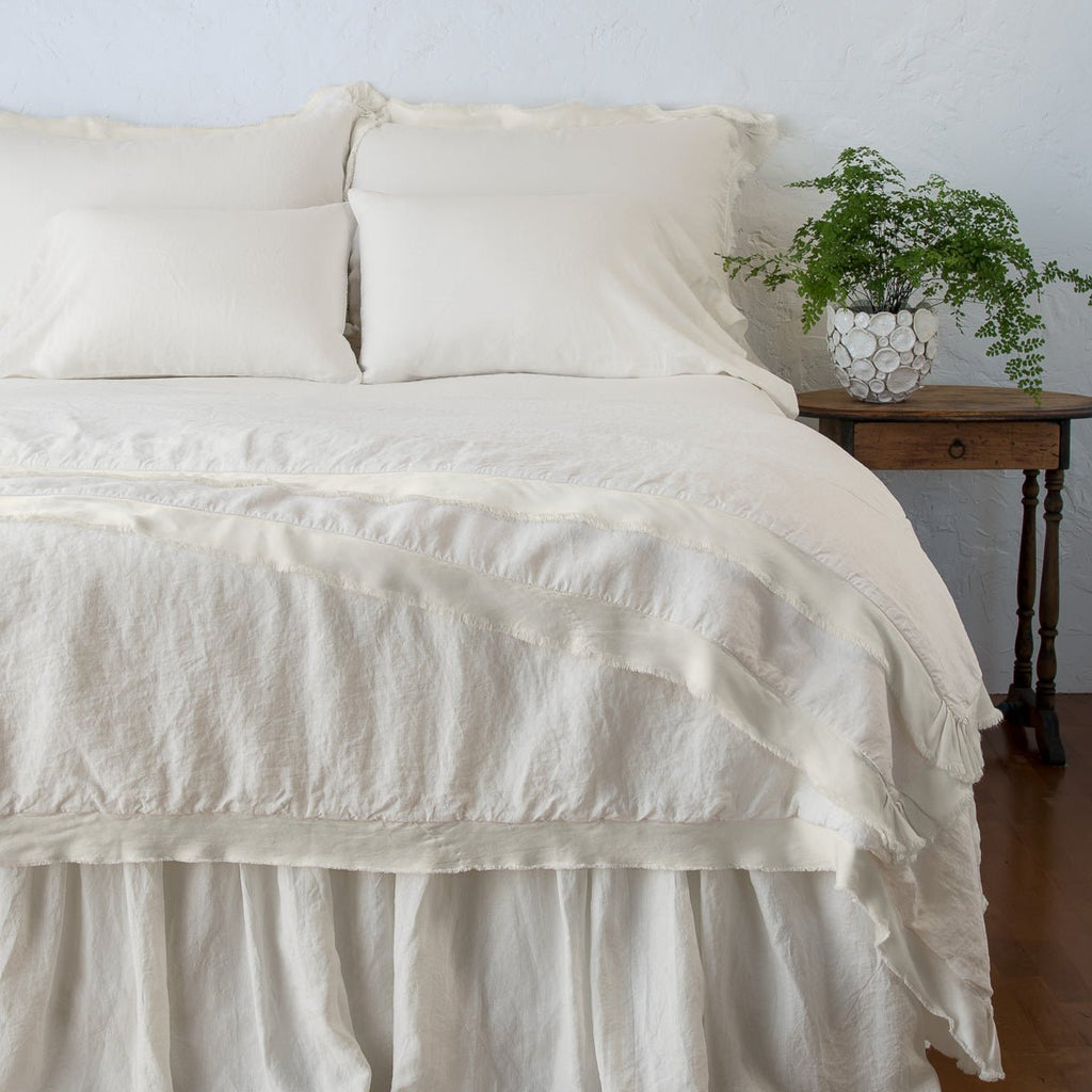 Bella Notte Linens DELPHINE THROW BLANKET