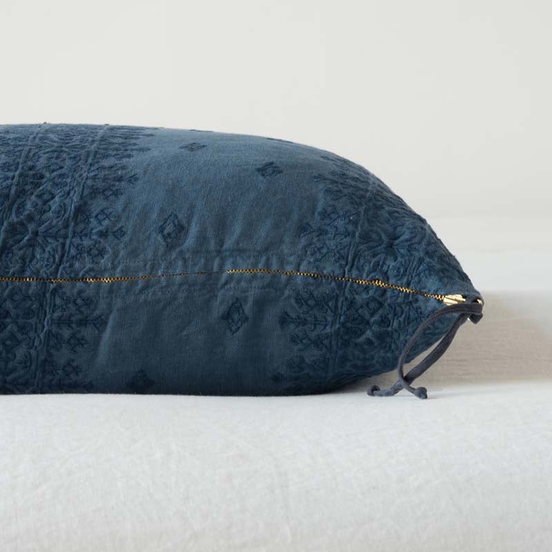 Bella Notte Linens INES THROW PILLOW