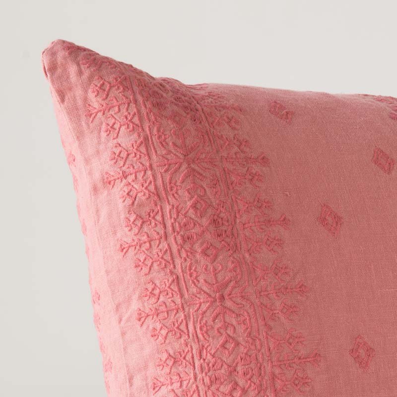 Bella Notte Linens INES THROW PILLOW
