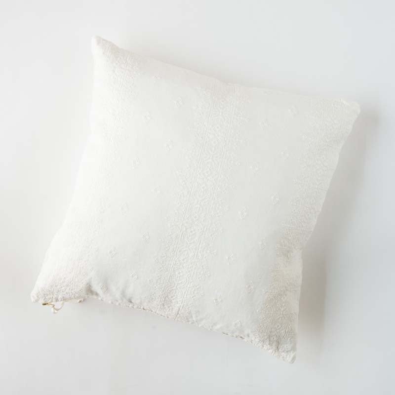 Bella Notte Linens INES THROW PILLOW