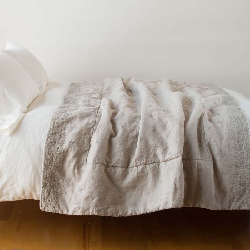 Bella Notte Linens INES THROW BLANKET