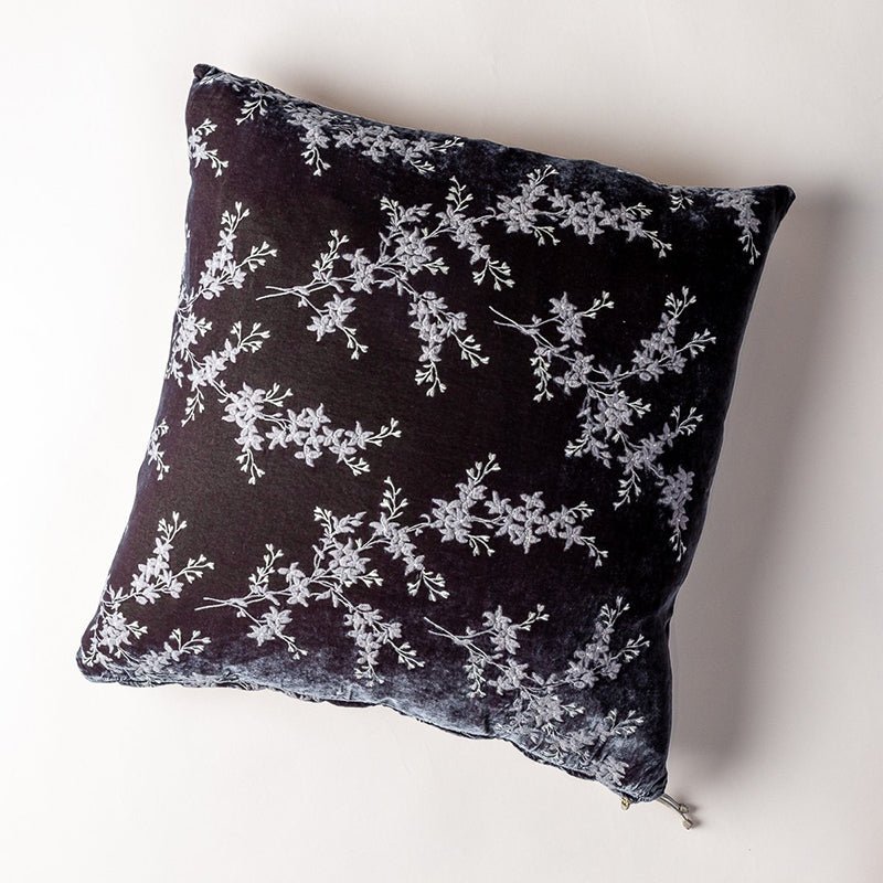 Bella Notte Linens LYNETTE THROW PILLOW Moonlight