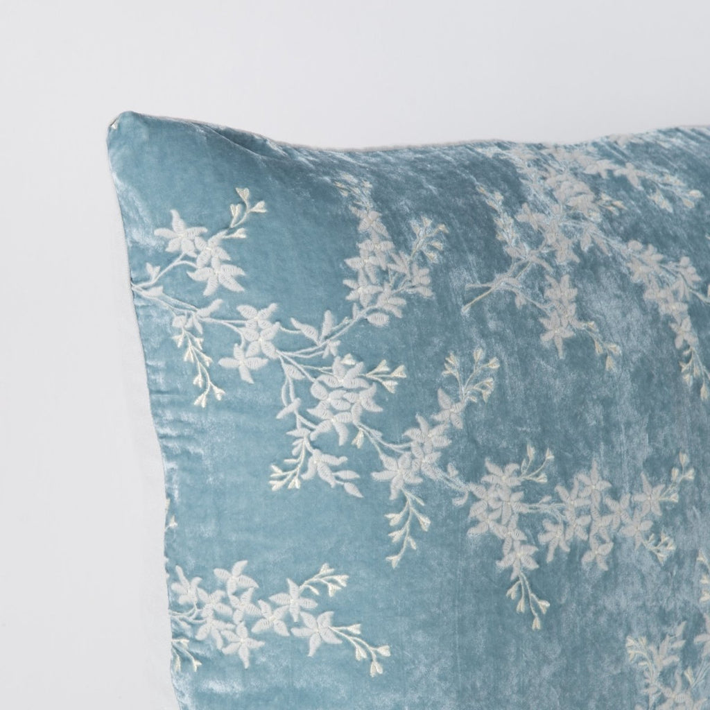 Bella Notte Linens LYNETTE THROW PILLOW