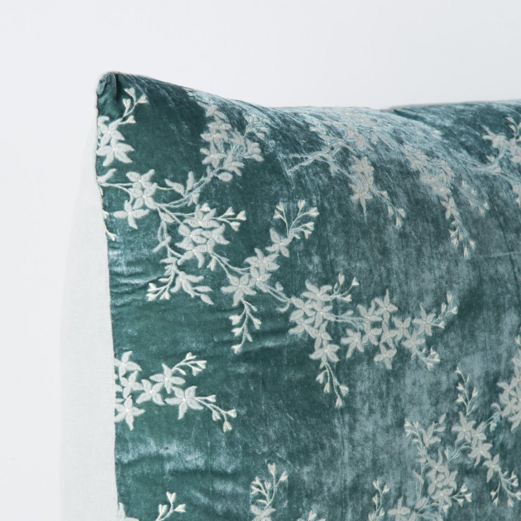 Bella Notte Linens LYNETTE THROW PILLOW