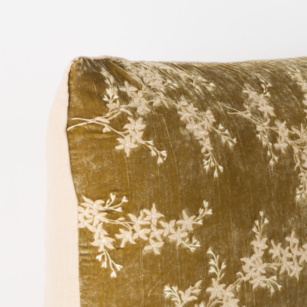 Bella Notte Linens LYNETTE THROW PILLOW