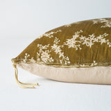 Bella Notte Linens LYNETTE THROW PILLOW Honeycomb 15x24