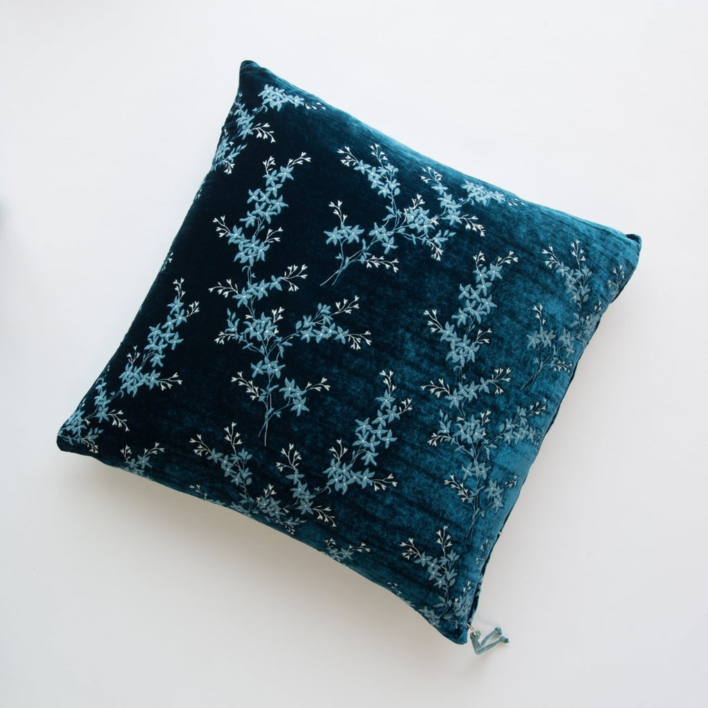 Bella Notte Linens LYNETTE THROW PILLOW Cenote