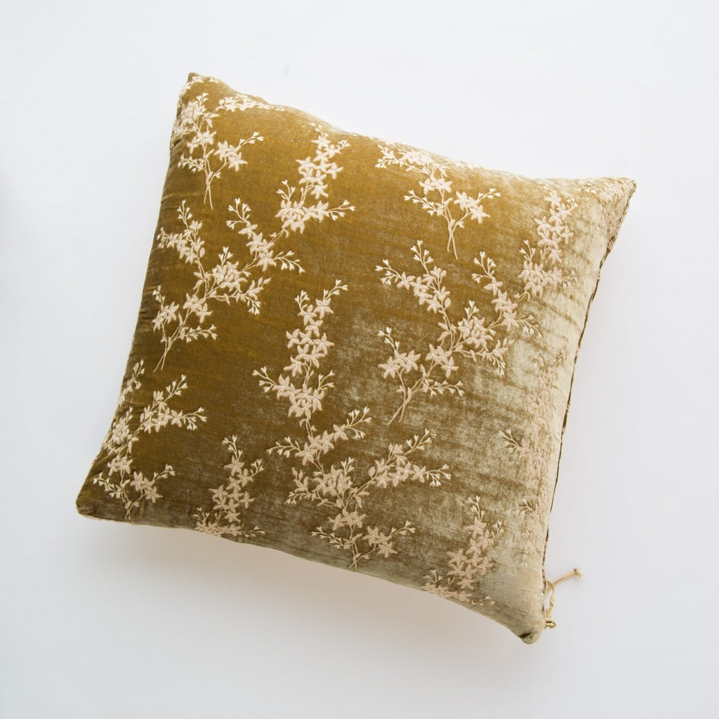 Bella Notte Linens LYNETTE THROW PILLOW Honeycomb