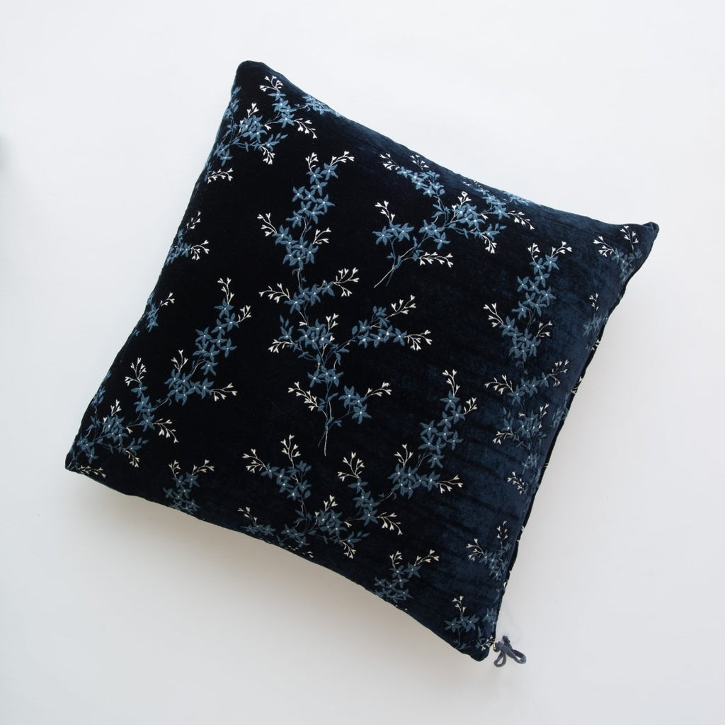 Bella Notte Linens LYNETTE THROW PILLOW Midnight