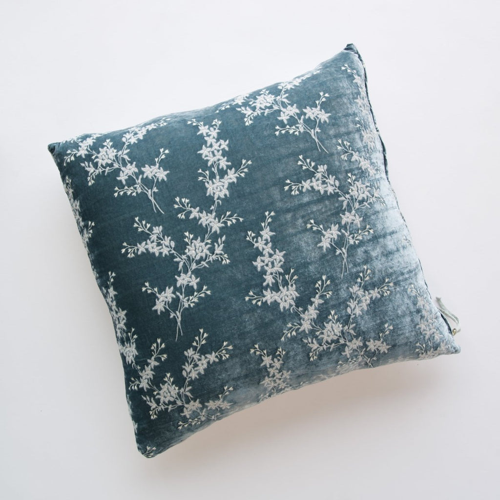 Bella Notte Linens LYNETTE THROW PILLOW Mineral
