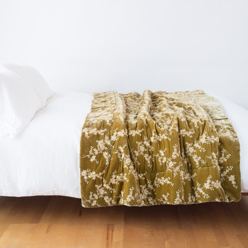 Bella Notte Linens LYNETTE THROW BLANKET