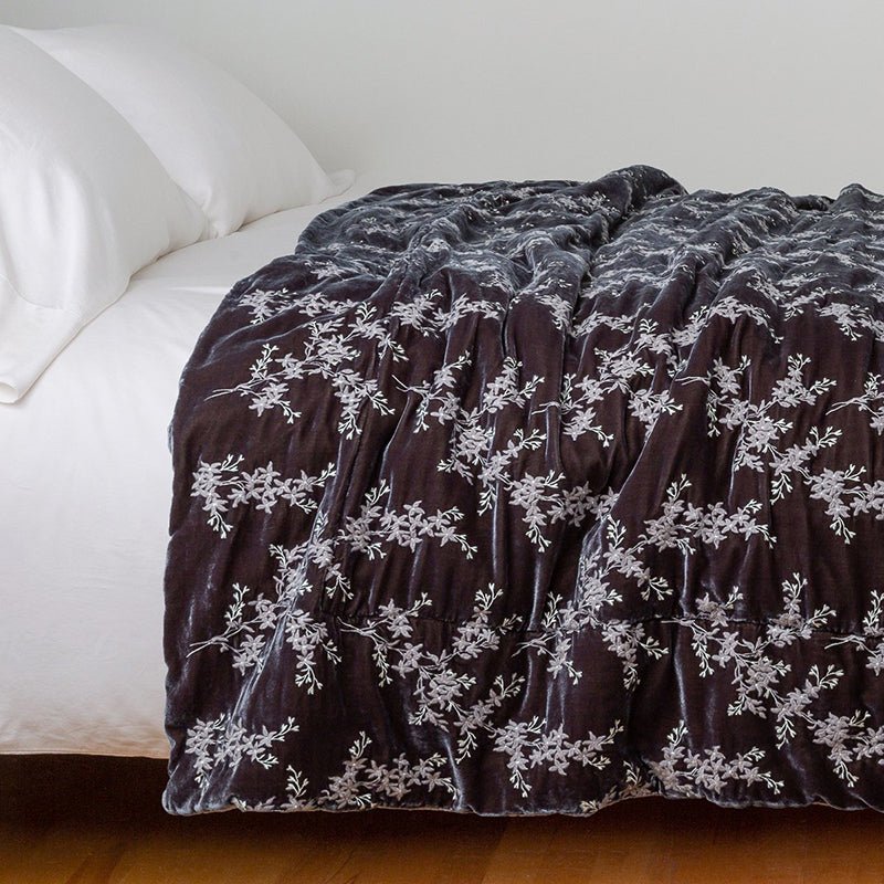 Bella Notte Linens LYNETTE THROW BLANKET
