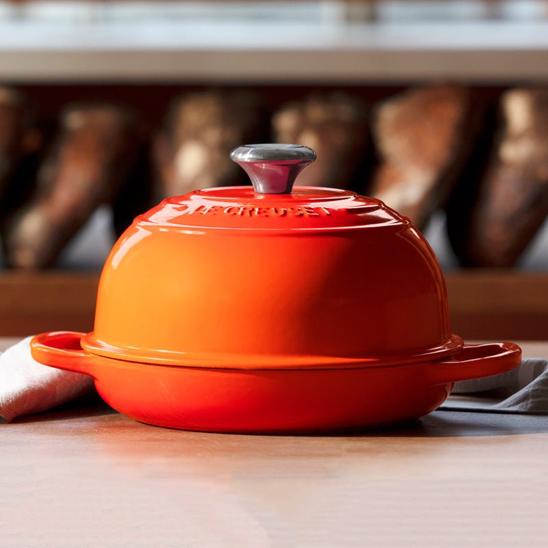 Le Creuset SIGNATURE BREAD OVEN Flame