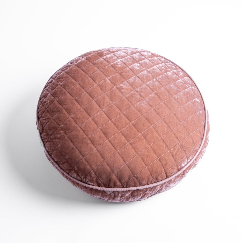 Bella Notte Linens SILK VELVET QUILTED THROW PILLOW Rouge 18" Round