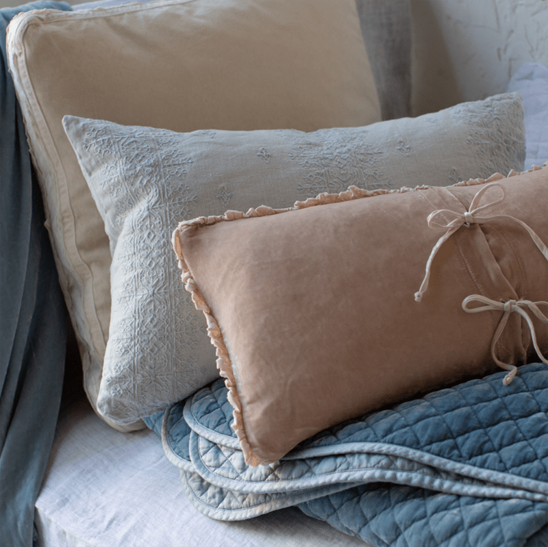 Bella Notte Linens INES THROW PILLOW