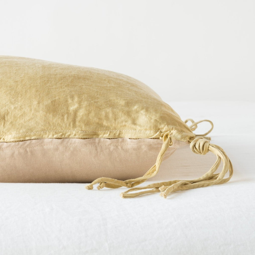 Bella Notte Linens TALINE THROW PILLOW