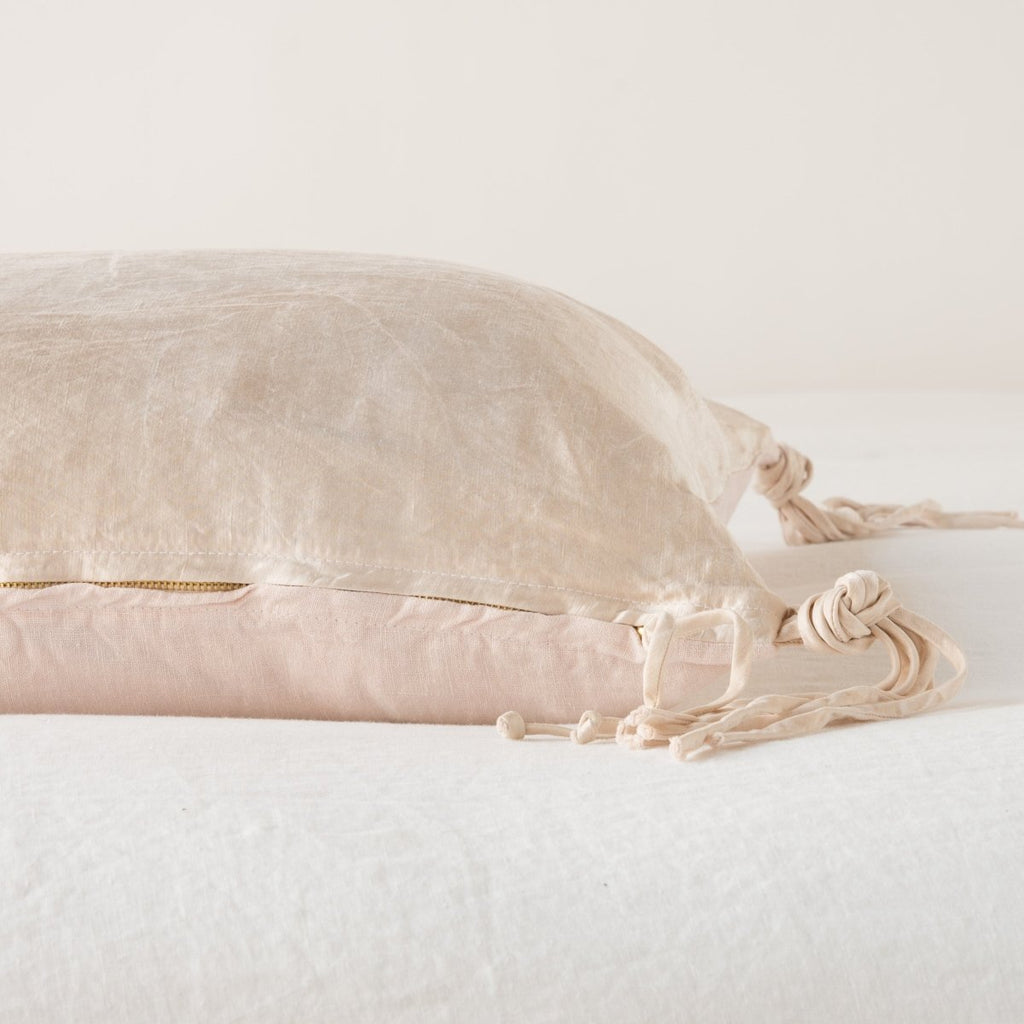 Bella Notte Linens TALINE THROW PILLOW