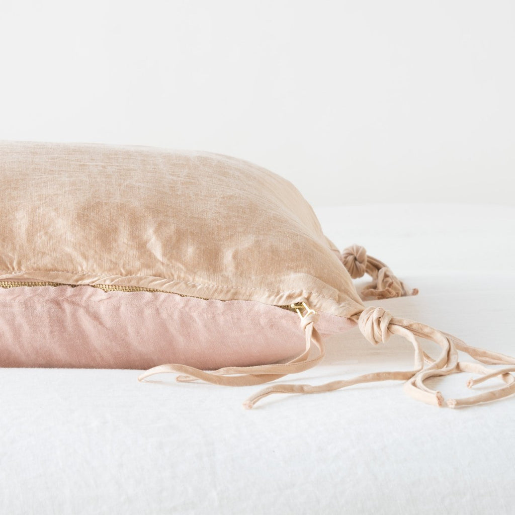 Bella Notte Linens TALINE THROW PILLOW