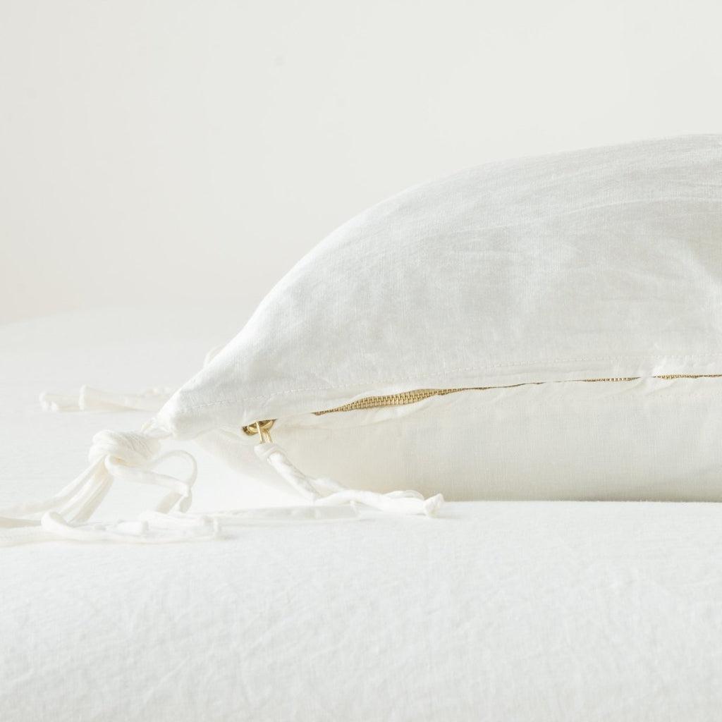 Bella Notte Linens TALINE THROW PILLOW