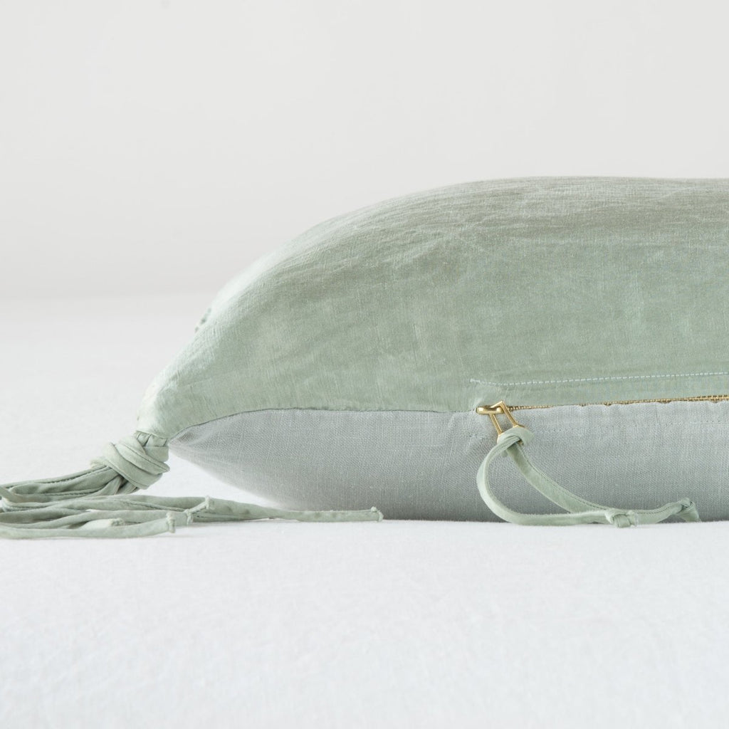 Bella Notte Linens TALINE THROW PILLOW