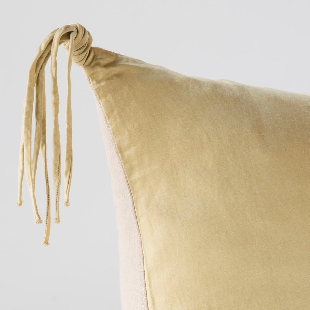 Bella Notte Linens TALINE THROW PILLOW Honeycomb