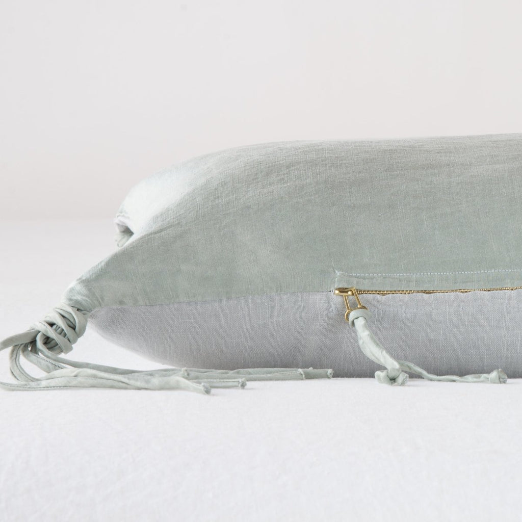 Bella Notte Linens TALINE THROW PILLOW