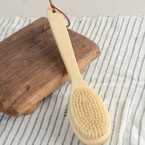 Creative Co-op LEATHER TIE WOOD BATH BRUSH