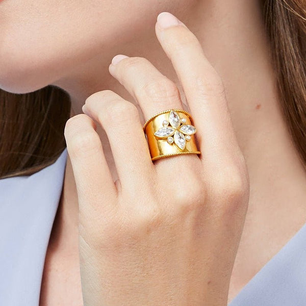 Van Cleef & Arpels - Frivole Ring, 1 Flower, Small Model - Ring Woman Yellow Gold