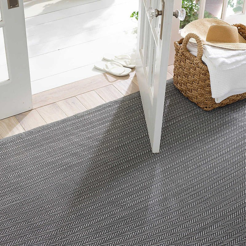 Dash and Albert HERRINGBONE INDOOR/OUTDOOR RUG Shale_White