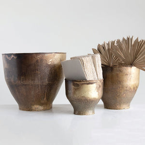 Creative Co-op ANTIQUE BRASS ROUND METAL PLANTER