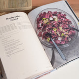 Chronicle Books TABLES AND SPREADS BOOK