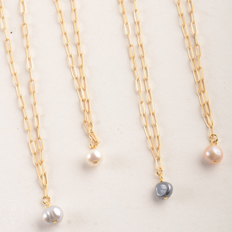Virtue GOLD PAPERCLIP CHAIN MINI PEARL NECKLACE