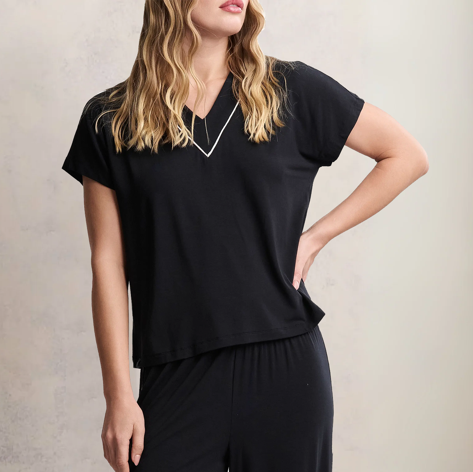 Barefoot Dreams LUXE MILK JERSEY PIPED SHORT SLEEVE PANT SET Black