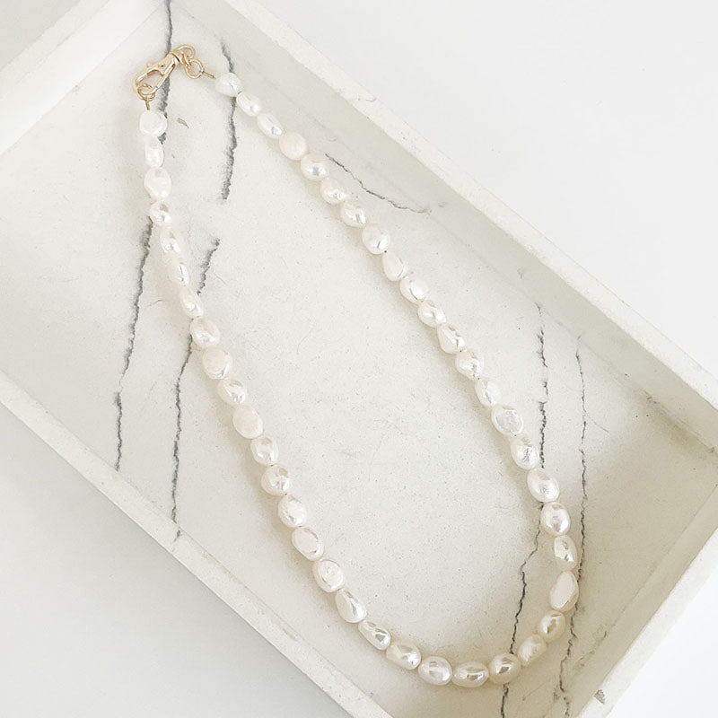 Virtue SMALL PEARL SWIVEL CLASP NECKLACE White