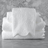 Matouk CAIRO SCALLOP PIPING HAND TOWEL