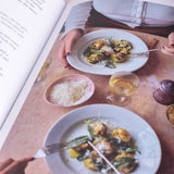 Chronicle Books A MEAL FOR TWO COOKBOOK