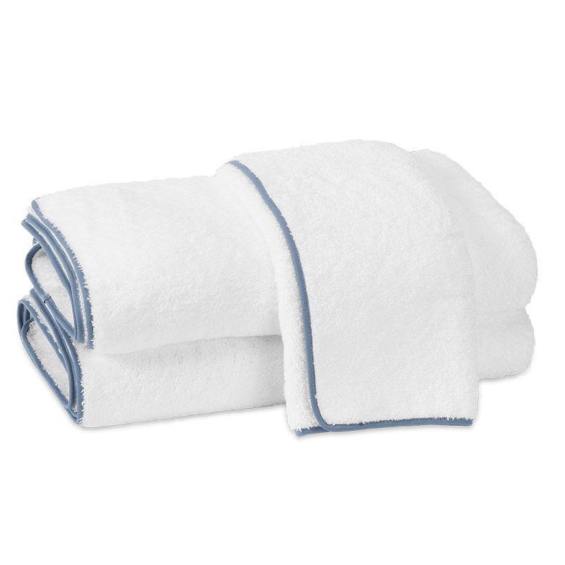 Matouk CAIRO STRAIGHT PIPING BATH TOWEL White Sea