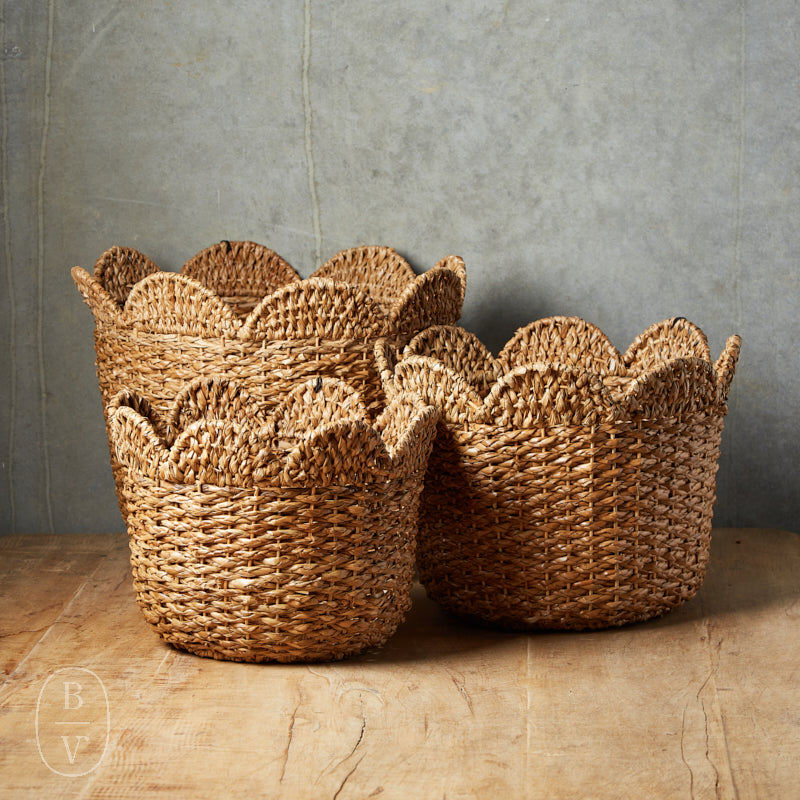 Creative Co-op BRAIDED BANKUAN BASKET WITH SCALLOPED EDGE