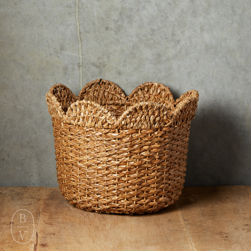 Creative Co-op BRAIDED BANKUAN BASKET WITH SCALLOPED EDGE 15