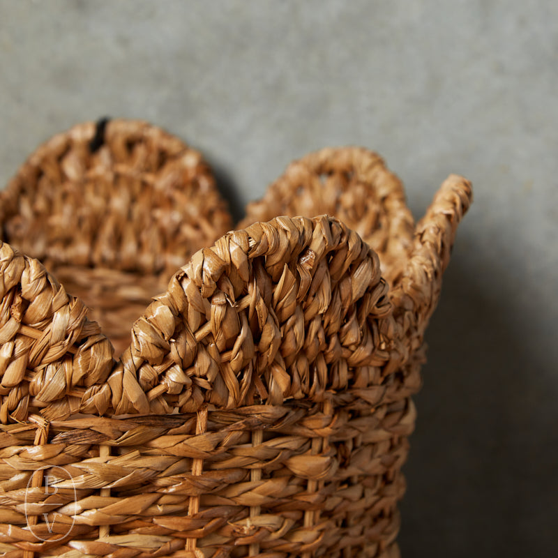 Creative Co-op BRAIDED BANKUAN BASKET WITH SCALLOPED EDGE