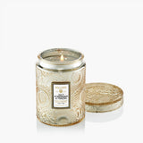 Voluspa SEASONAL EMBOSSED JAR CANDLE Gilt Pomander_Hinoki Small