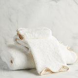 Matouk CAIRO SCALLOP PIPING HAND TOWEL