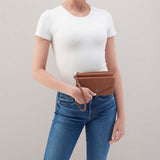 Hobo GOLDIE WRISTLET SS26