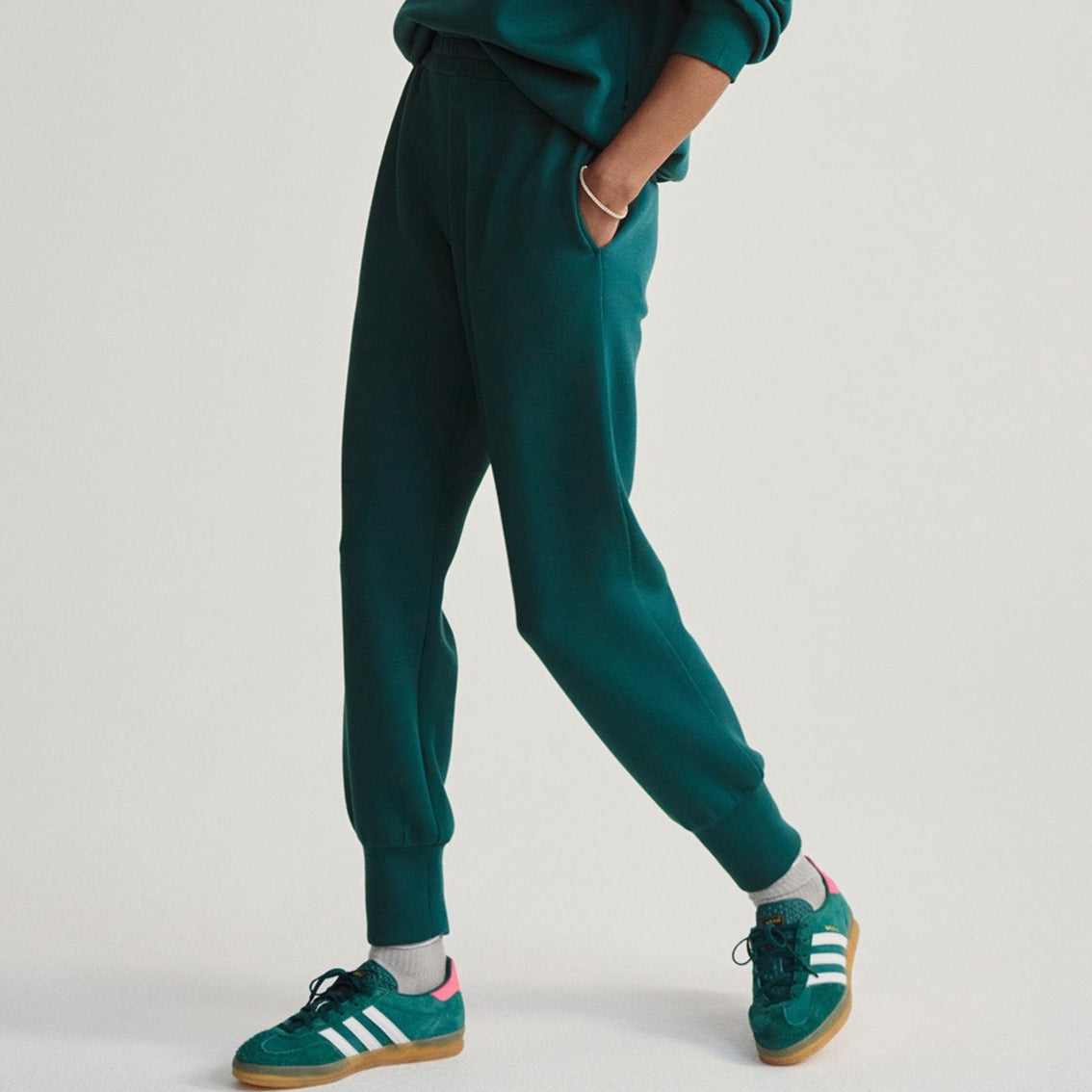 Varley THE SLIM CUFF PANT 25 SALE Conifer XXS